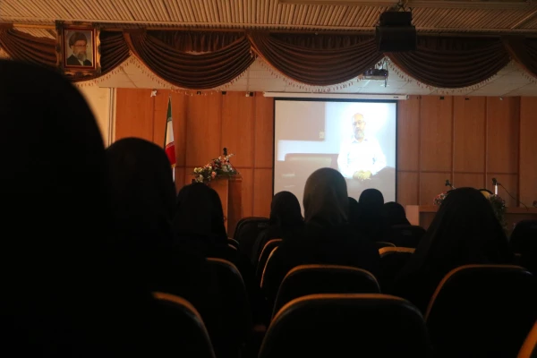 نشست تخصصی  بزرگداشت سیزده آبان 4