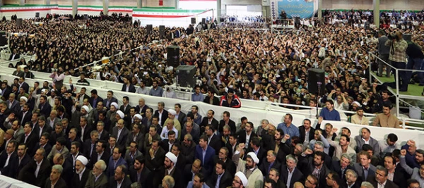 با حضور و سخنرانی رهبر انقلاب در دانشگاه فرهنگیان:
نوزده اردیبهشت یکهزار و سیصد و نود و هفت برای همیشه در حافظه تاریخی این دانشگاه ثبت شد
 2