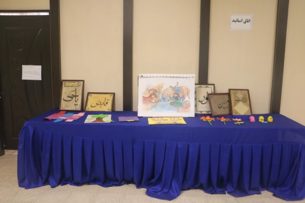 نمایشگاه دست سازه های گروه علوم تربیتی 2