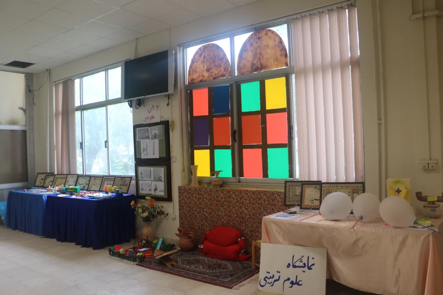 نمایشگاه دست سازه های گروه علوم تربیتی 3