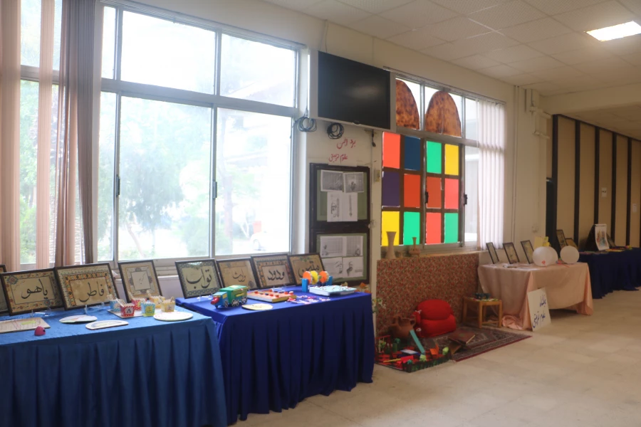 نمایشگاه دست سازه های گروه علوم تربیتی 4