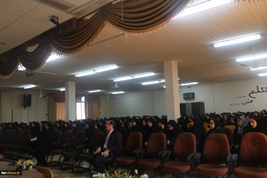 نشست مدیریت ذخیره فرهنگیان با دانشجومعلمان پردیس شهید بنت الهدی صدر گیلان 4