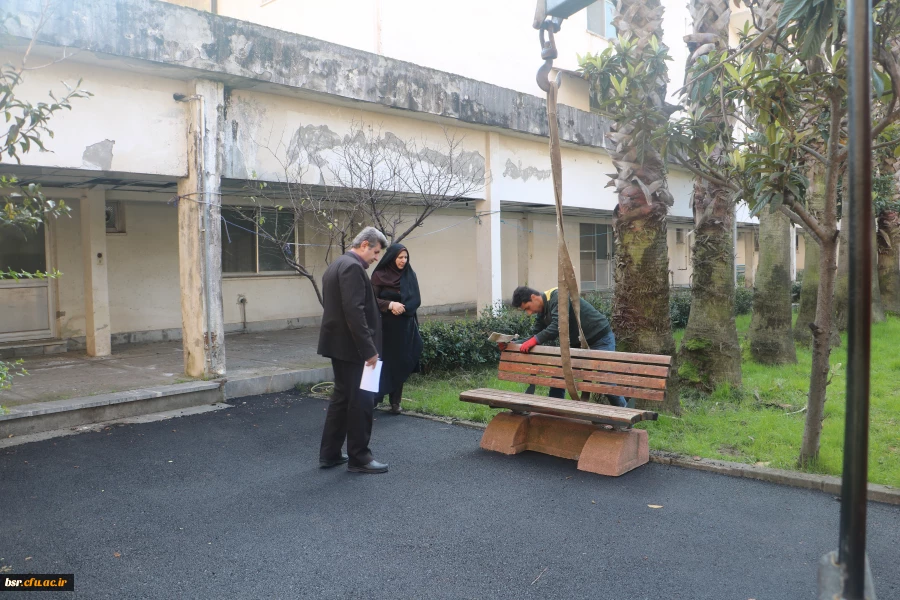 نصب نیمکتهای جدید در محوطه پردیس شهید بنت الهدی صدر رشت 2