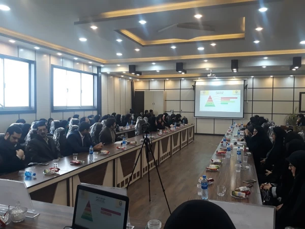 برگزاری هیجدهمین کرسی ترویجی عرضه و نقد ایده علمی در دانشگاه فرهنگیان استان گیلان 5