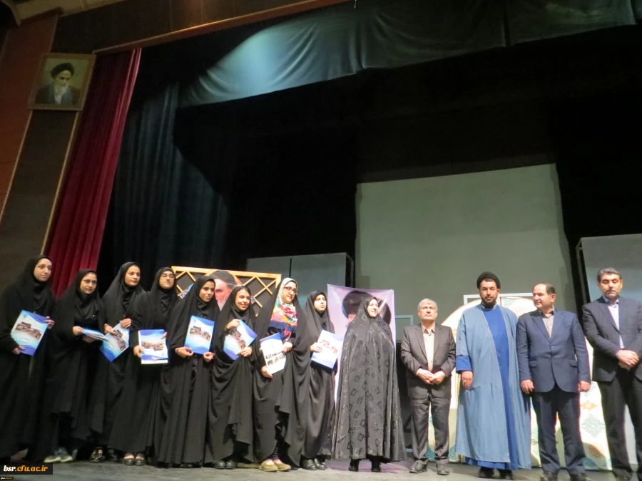 رئیس مجمع نمایندگان گیلان در جشن نکوداشت مقام معلم و هفته سرآمدی آموزش در دانشگاه فرهنگیان گیلان خطاب به دانشجویان : دانشمندان فردا امروز از شما می آموزند. 3