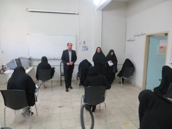 بازدید ریاست امور پردیسهای استان با همراهی ریاست پردیس از روند امتحانات پردیس 2