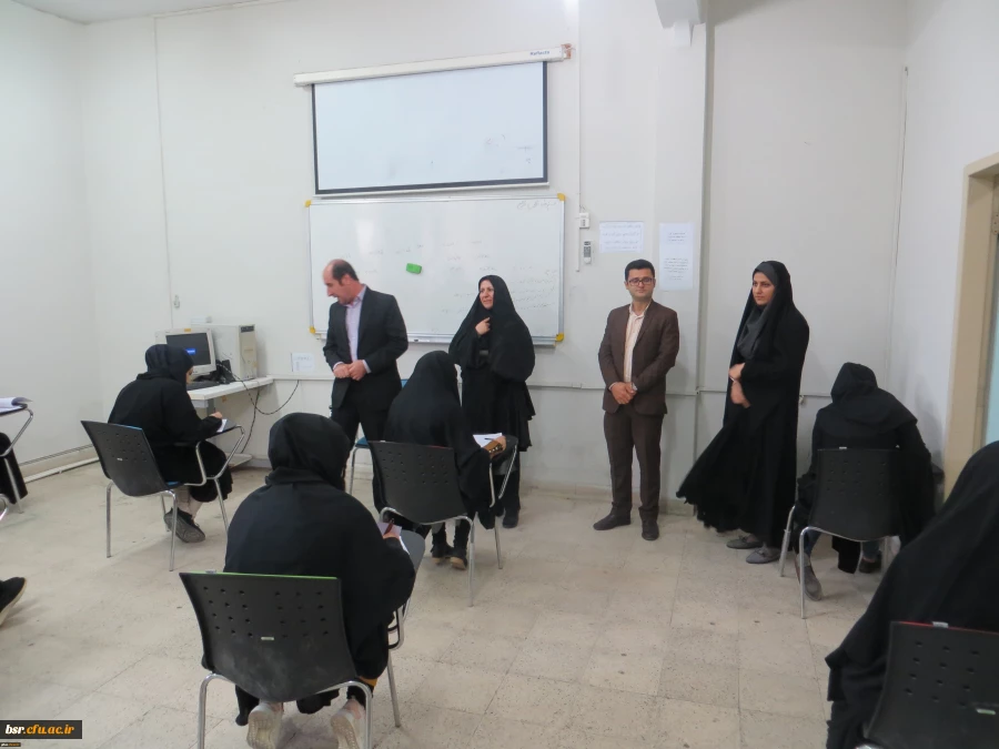 بازدید ریاست امور پردیسهای استان با همراهی ریاست پردیس از روند امتحانات پردیس 3