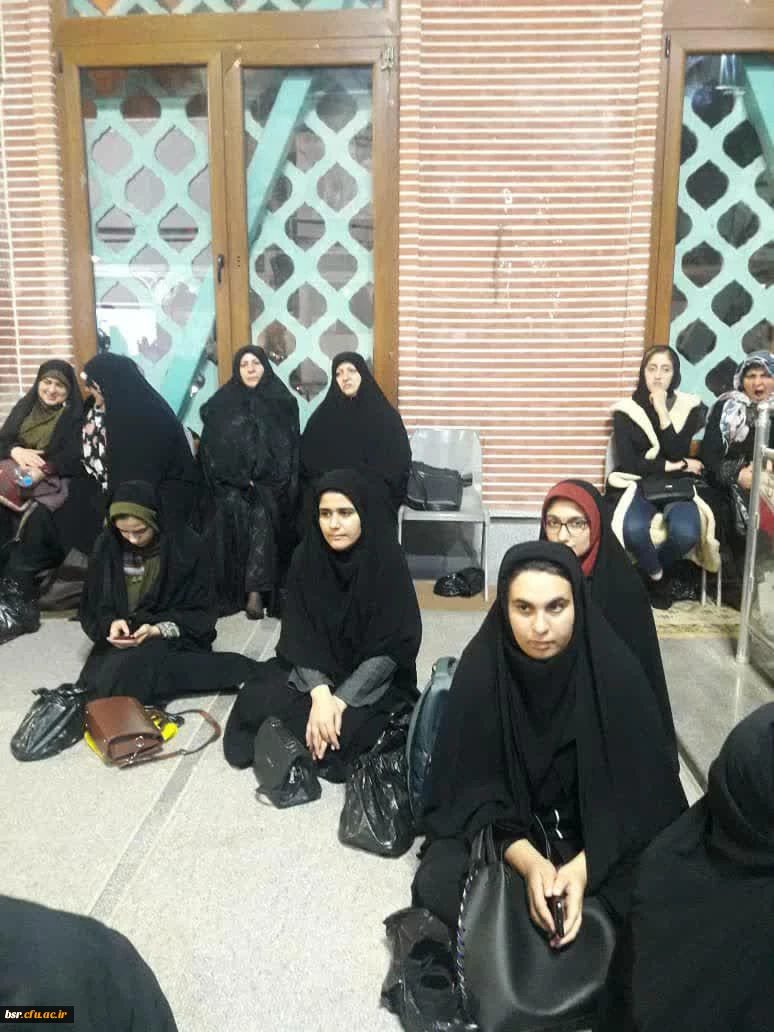 حضور سرکار خانم دکتر ثاقبی ریاست پردیس و جمعی از دانشجومعلمان پردیس شهید بنت الهدی صدر رشت در دومین سالگرد شهید مدافع حرم "بابک نوری"  2