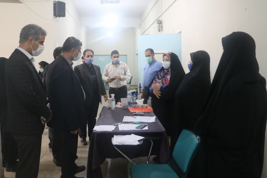 بازدید معاون پژوهش - برنامه ریزی و توسعه منابع انسانی اداره کل آموزش و پرورش استان گیلان از روند مصاحبه 3