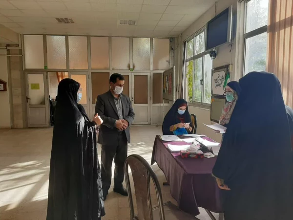 بازدید دکتر صفری مدیریت امور پردیسهای استان از روند ثبت نام پردیس 4